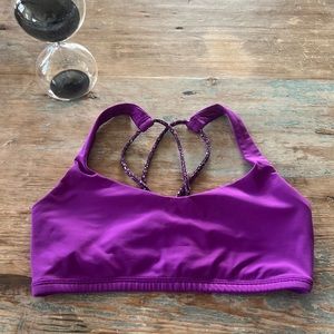 Lululemon sports bra